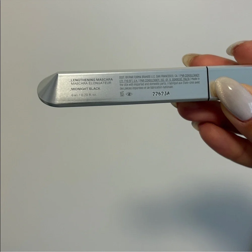 R.E.M. Flourishing Lengthening Mascara